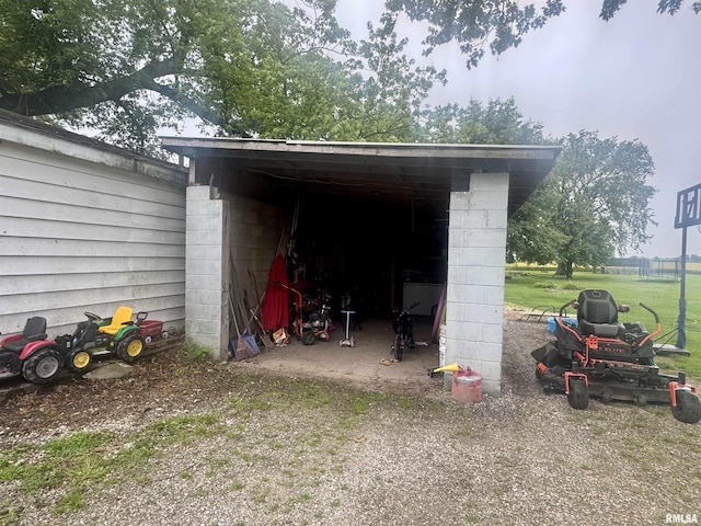 442 W Oak St, Smithfield, IL 61477 - view of outdoor structure with a carport