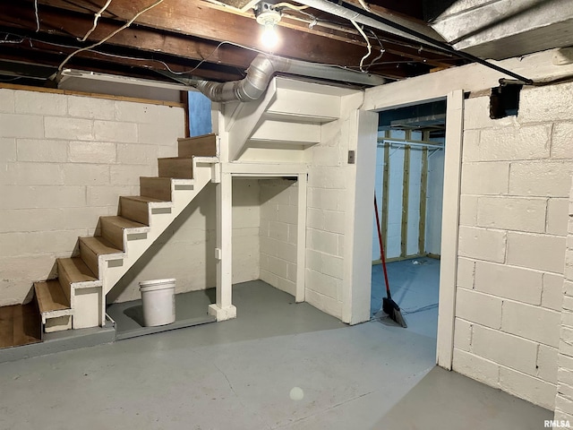 904 E Forrest Hill Ave, Peoria, IL 61603 - unfinished basement with stairs