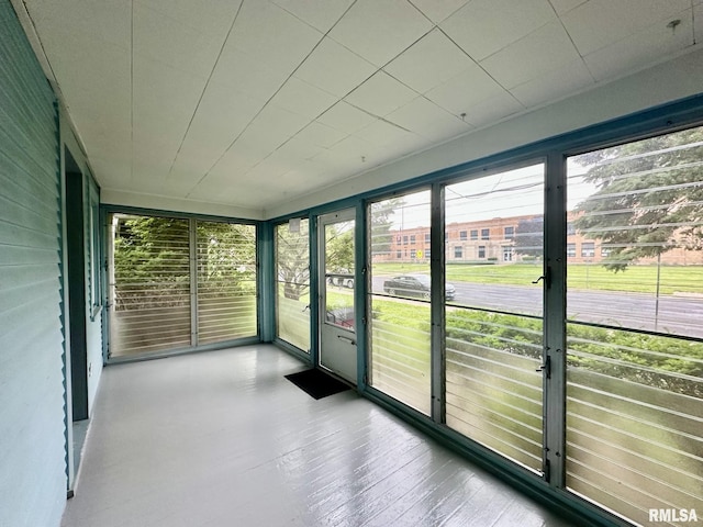 904 E Forrest Hill Ave, Peoria, IL 61603 - view of unfurnished sunroom