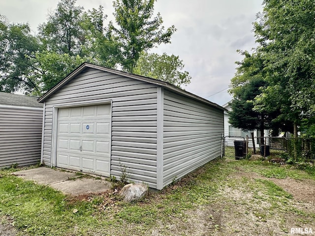 904 E Forrest Hill Ave, Peoria, IL 61603 - view of detached garage