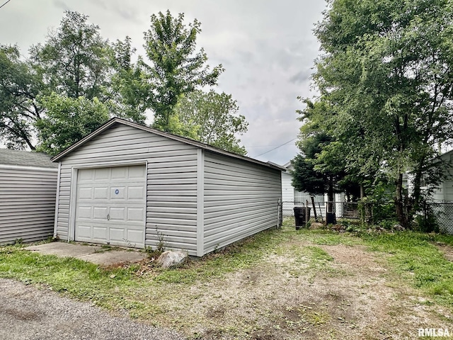 904 E Forrest Hill Ave, Peoria, IL 61603 - view of detached garage