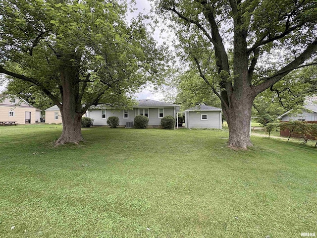 505 S Davenport St, Metamora, IL 61548 - view of grassy yard