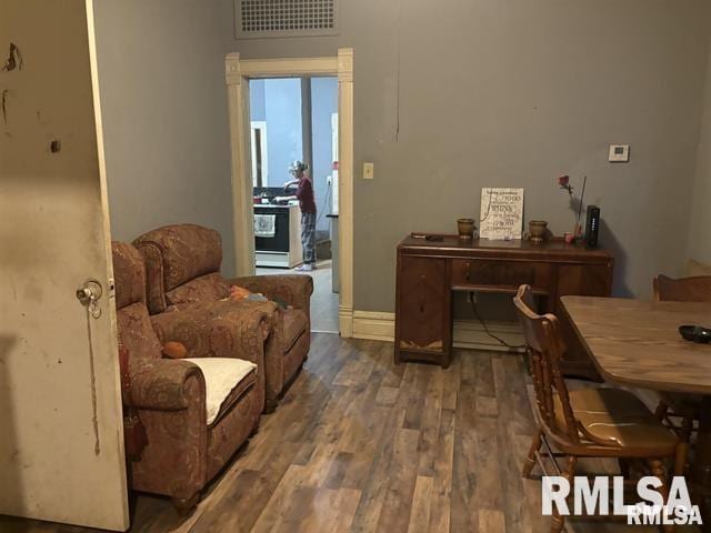 1608 S Lydia Ave, Peoria, IL 61605 - living room with wood finished floors and baseboards