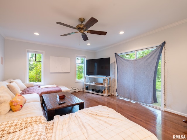 2705 N Victoria Ave, Peoria, IL 61604 - living room featuring crown molding, wood finished floors, recessed lighting, and ceiling fan