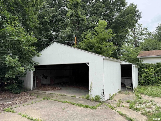 1210 W Macqueen Ave, Peoria, IL 61604 - view of detached garage