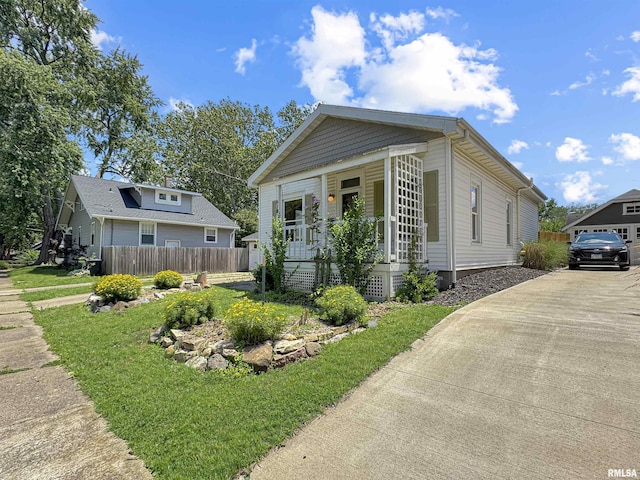 510 W Willcox Ave, Peoria, IL 61604 - view of front of property featuring covered porch