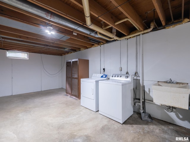 743 W Wonderview Dr, Dunlap, IL 61525 - laundry room featuring separate washer and dryer