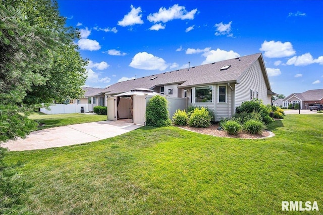 1619 Holland Ct, Chillicothe, IL 61523 - ranch-style home featuring roof with shingles