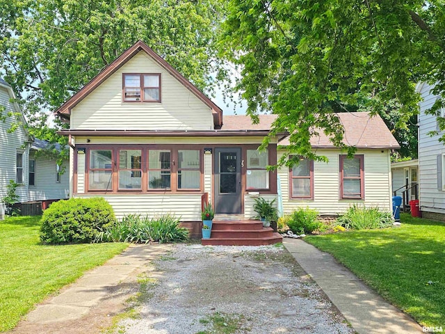 75 W 5th St, El Paso, IL 61738