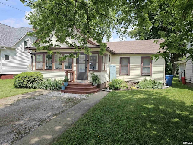 75 W 5th St, El Paso, IL 61738
