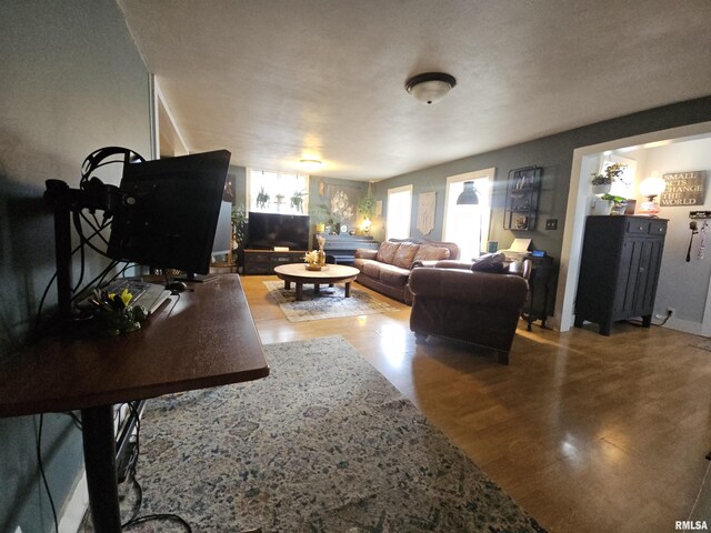 75 W 5th St, El Paso, IL 61738