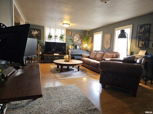 75 W 5th St, El Paso, IL 61738