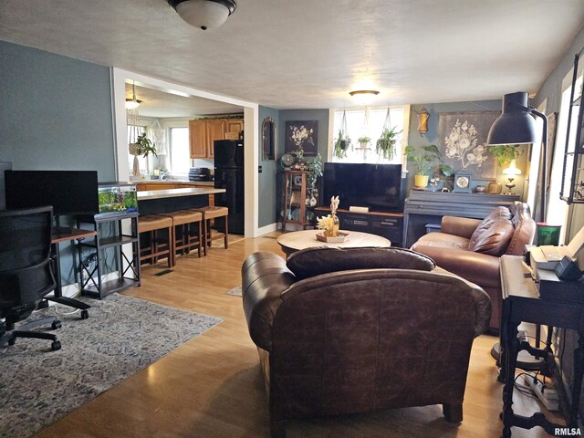 75 W 5th St, El Paso, IL 61738