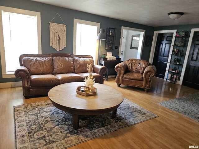 75 W 5th St, El Paso, IL 61738