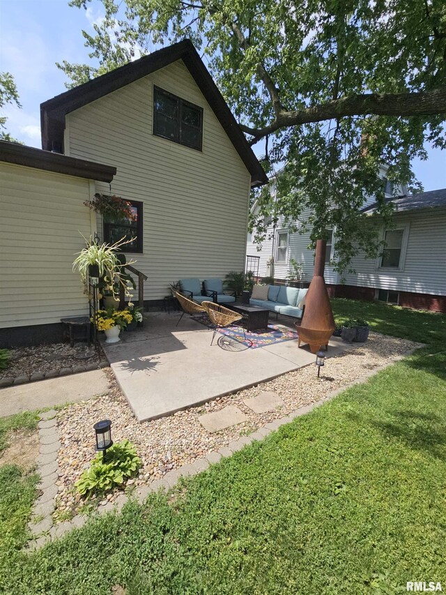75 W 5th St, El Paso, IL 61738
