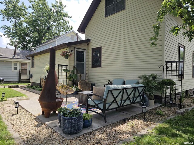 75 W 5th St, El Paso, IL 61738