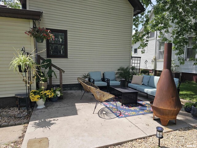 75 W 5th St, El Paso, IL 61738
