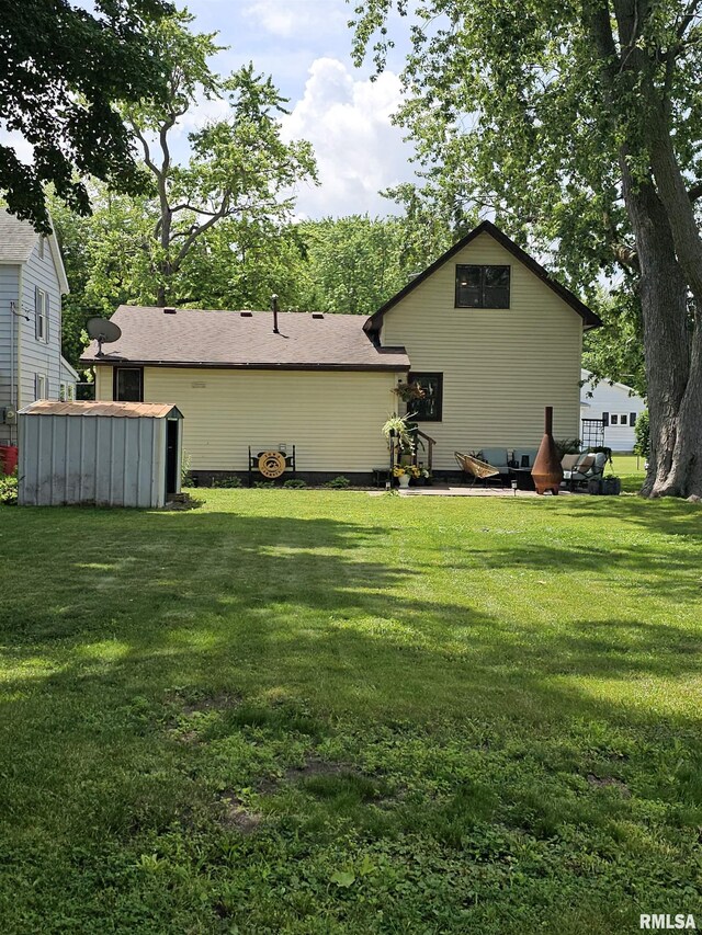 75 W 5th St, El Paso, IL 61738