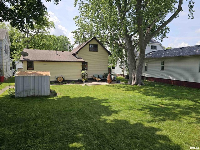 75 W 5th St, El Paso, IL 61738