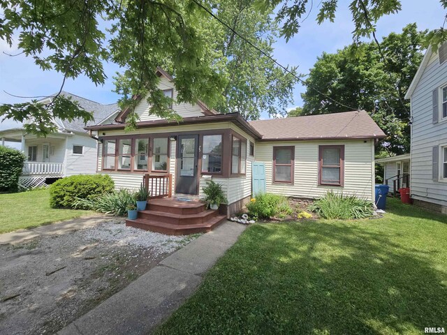 75 W 5th St, El Paso, IL 61738