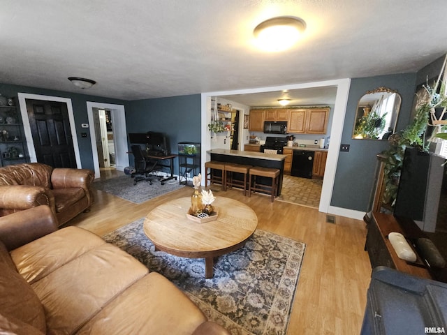 75 W 5th St, El Paso, IL 61738