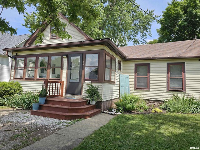 75 W 5th St, El Paso, IL 61738