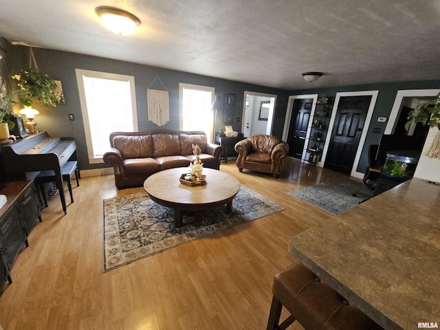 75 W 5th St, El Paso, IL 61738