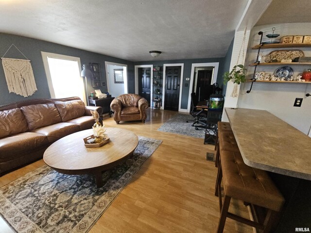 75 W 5th St, El Paso, IL 61738