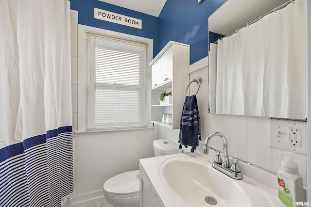 1900 S Airport Rd, Peoria, IL 61607 - full bath with vanity and a shower with curtain
