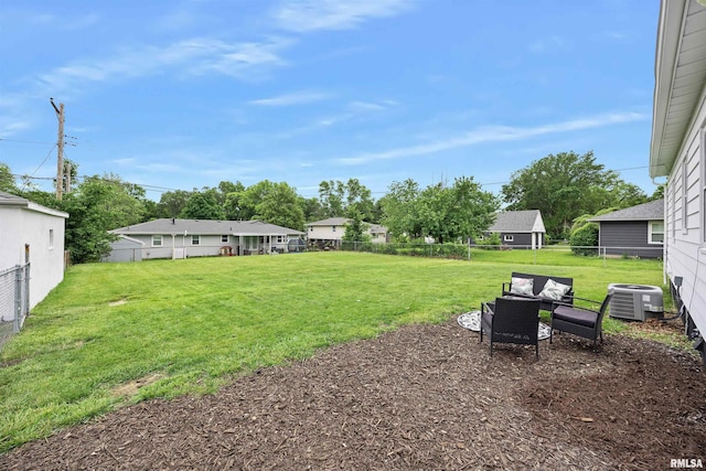 1900 S Airport Rd, Peoria, IL 61607 - view of yard with a residential view