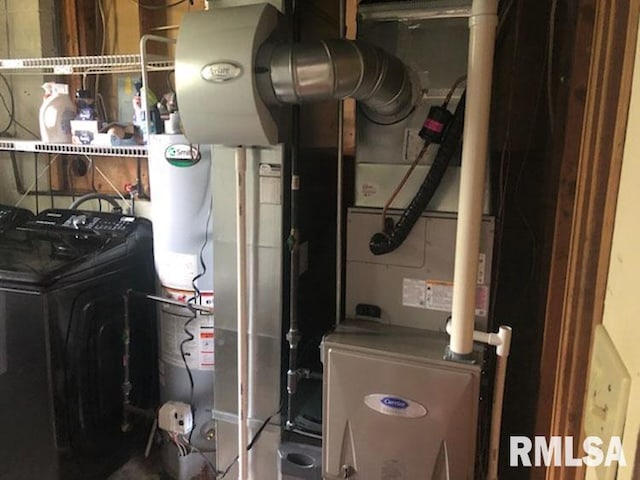 8109 N Blackbridge Rd, Edwards, IL 61528 - utility room with washer / dryer