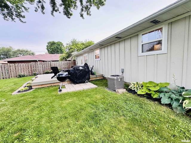 702 S Pearl St, Macomb, IL 61455 - view of yard with a deck