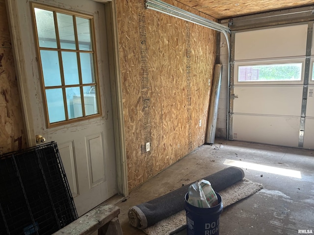 626 N Main St, Lewistown, IL 61542 - view of garage