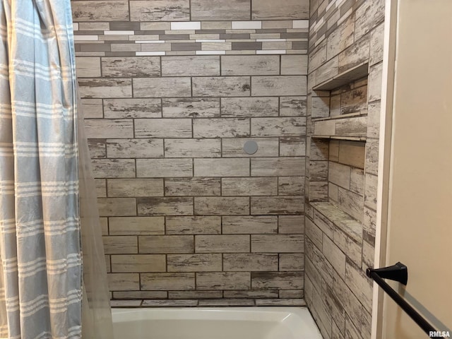 626 N Main St, Lewistown, IL 61542 - full bathroom with shower / bathtub combination with curtain