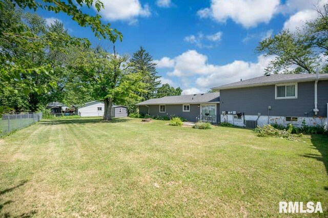 1200 Highview Rd, East Peoria, IL 61611 - view of yard