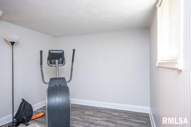 1200 Highview Rd, East Peoria, IL 61611 - exercise room with wood finished floors and baseboards