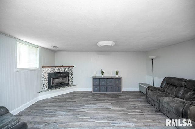 1200 Highview Rd, East Peoria, IL 61611 - living area featuring wood finished floors and a fireplace