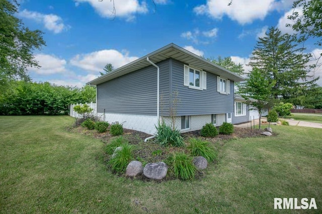 1200 Highview Rd, East Peoria, IL 61611 - view of side of property