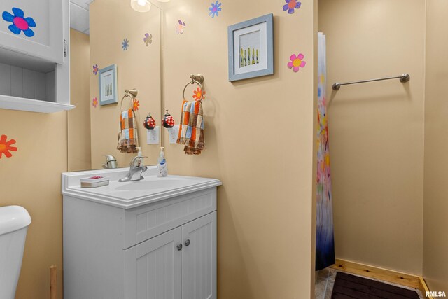175 Lakecrest Pl, Dahinda, IL 61488 - bathroom with vanity and toilet