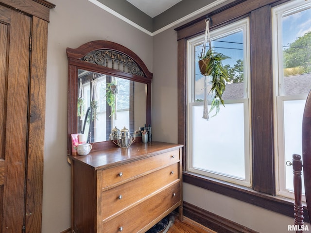 405 Washington St, Pekin, IL 61554 - detailed view of baseboards