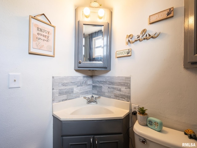 405 Washington St, Pekin, IL 61554 - half bath with vanity and toilet
