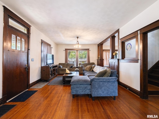 405 Washington St, Pekin, IL 61554 - living area with a chandelier and wood finished floors