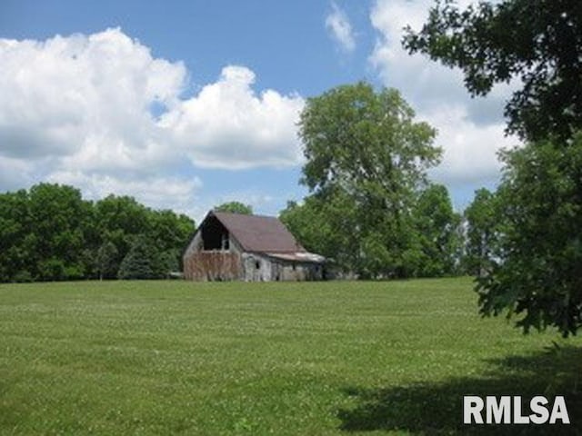 17215 N Mangold Rd, Edelstein, IL 61526 - view of green lawn with a barn and an outdoor structure