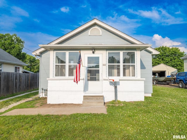 1108 Mechanic St, Pekin, IL 61554 - view of front of home with entry steps