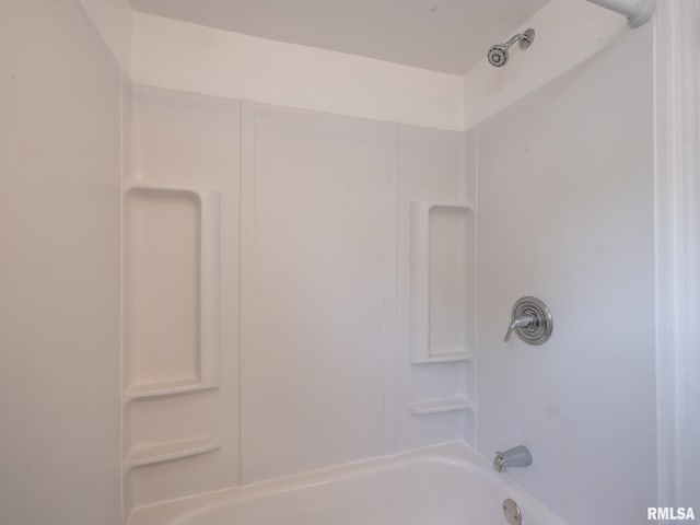 1108 Mechanic St, Pekin, IL 61554 - full bath with shower / tub combination
