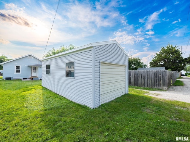 1108 Mechanic St, Pekin, IL 61554 - detached garage with driveway