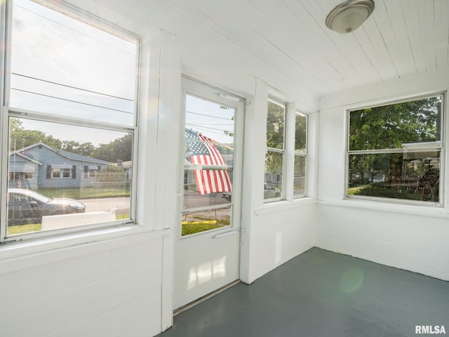 1108 Mechanic St, Pekin, IL 61554 - view of unfurnished sunroom