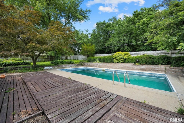 112 Iron Bark Ct, East Peoria, IL 61611 - view of pool with a deck and a fenced backyard