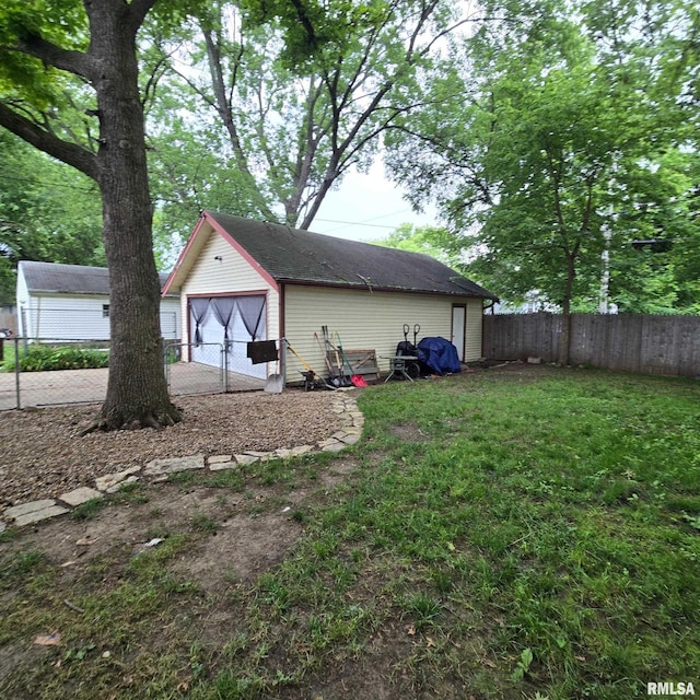 211 E Frye Ave, Peoria, IL 61603 - view of detached garage