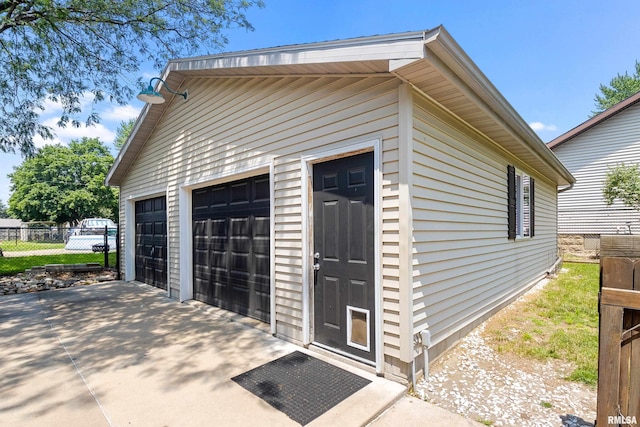1603 Willow St, Pekin, IL 61554 - view of detached garage